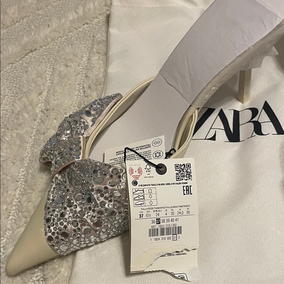Zara Cream Heels with Silver Sparkle Bow - Picture 2 of 6